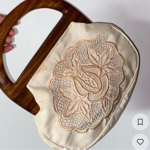 Bermuda linen embroidery bag
